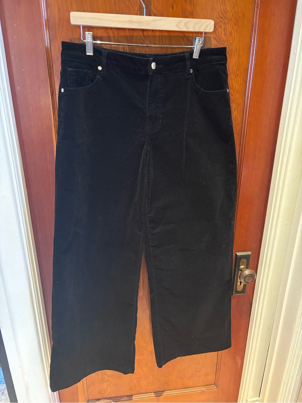 Simons-Contemporaine black corduroy Wide legs pants size 12